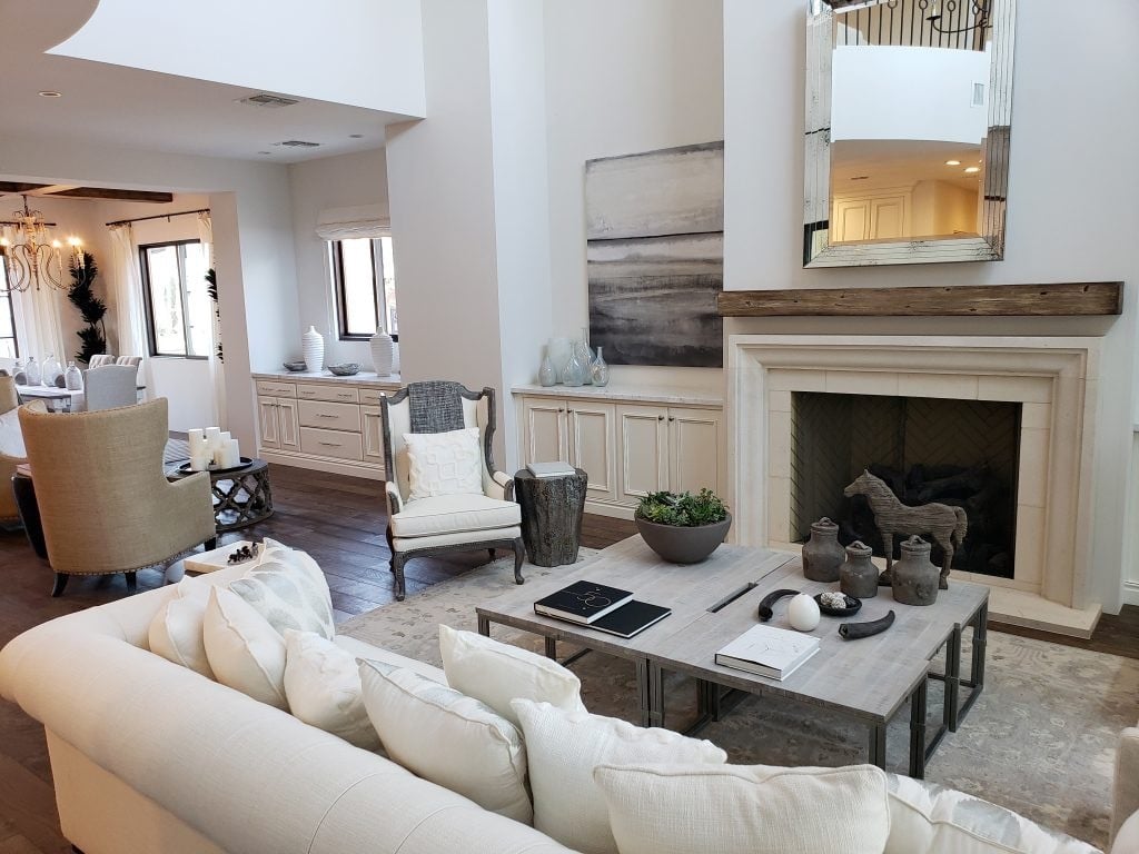 custom-dining-transitional-credenza-white-on-white-1024x768-1