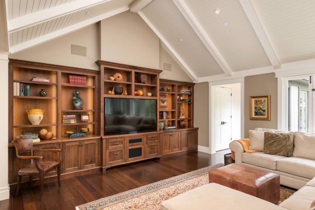 custom-media-wall-traditional-natural-wood-stain-1024x683-1